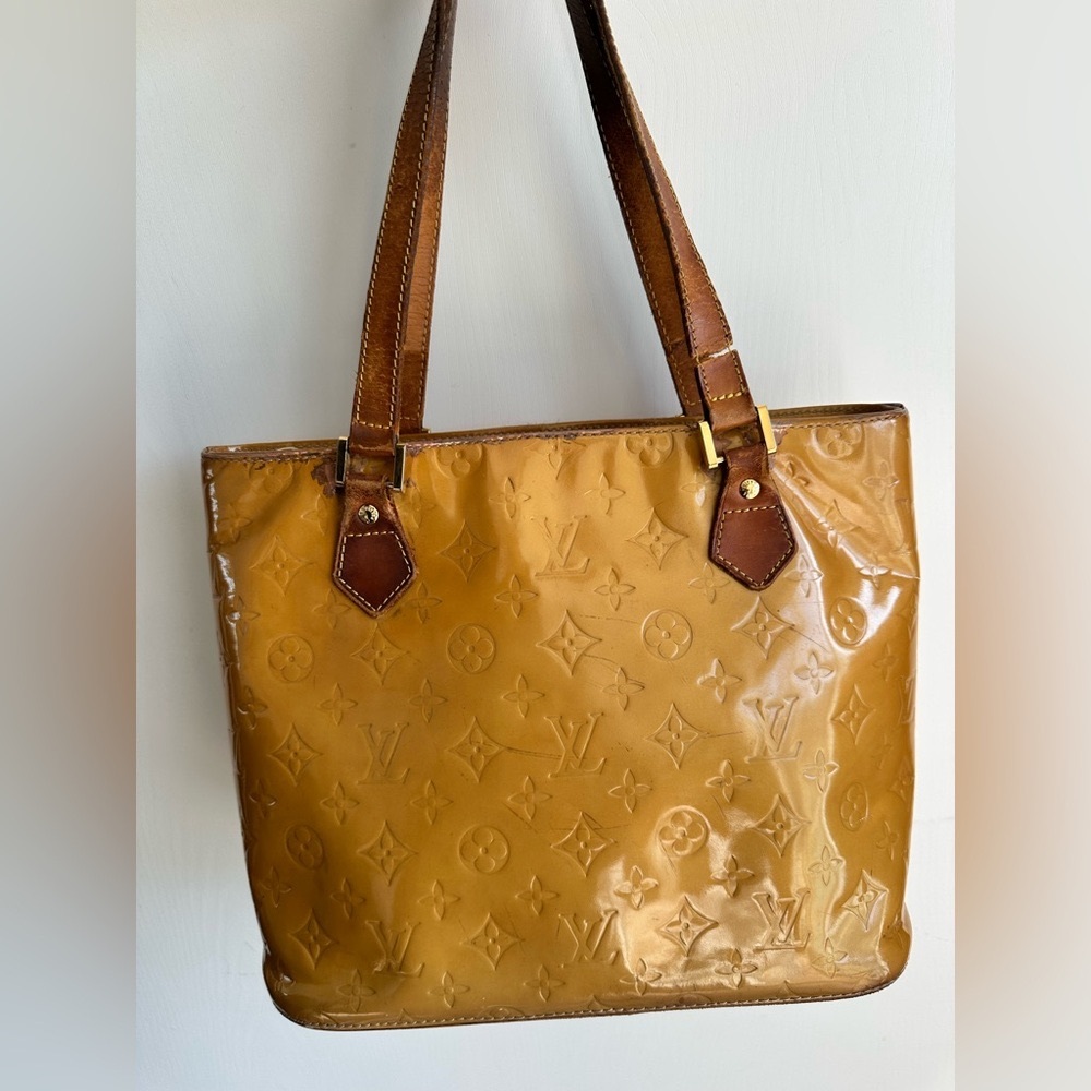 Louis Vuitton Houston Vernis Monogram